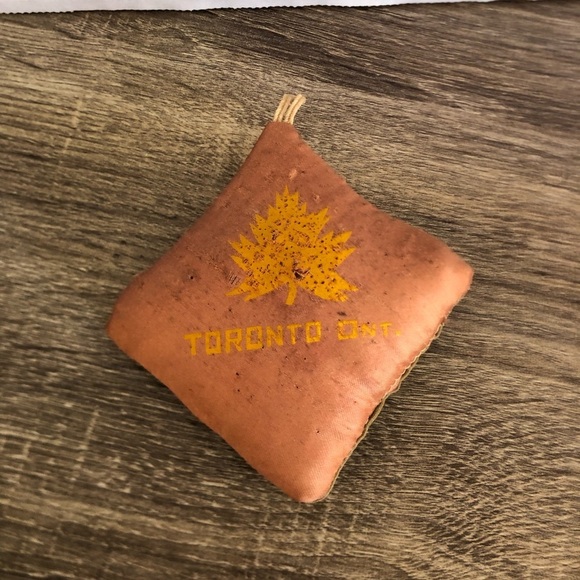 Vtg Toronto Souvenir Pin Cushion - Picture 4 of 12